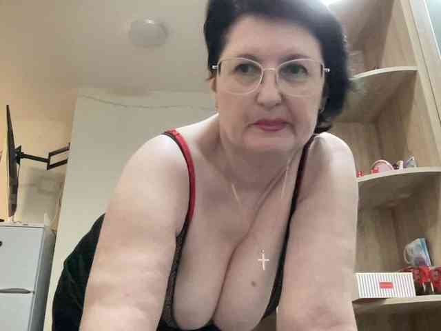 HotMilfPussy webcam