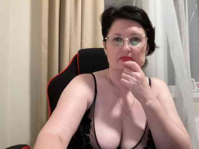 HotMilfPussy webcam