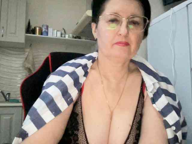HotMilfPussy webcam