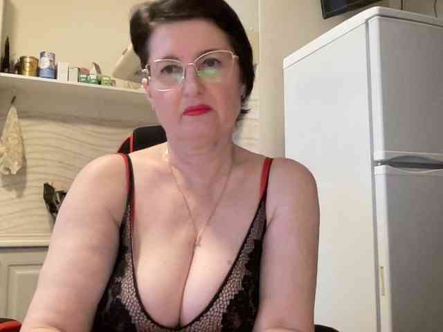 HotMilfPussy webcam