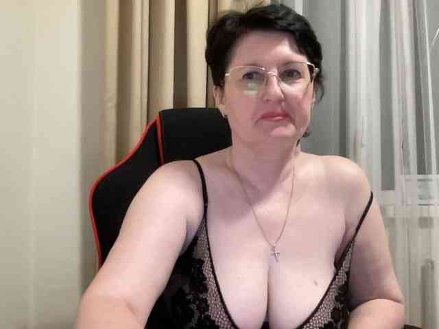 HotMilfPussy webcam