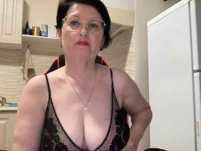 HotMilfPussy webcam