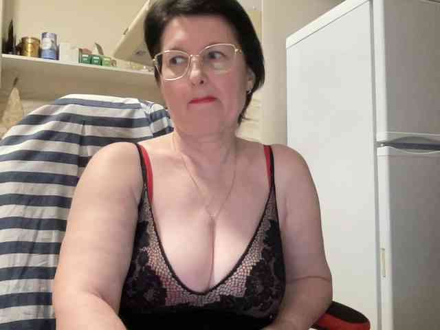HotMilfPussy webcam