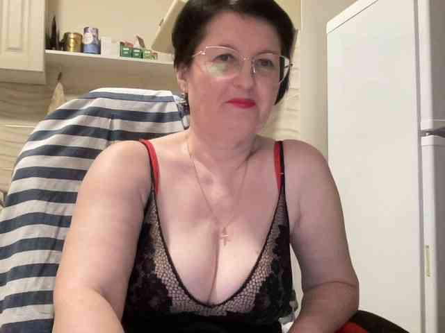 HotMilfPussy webcam