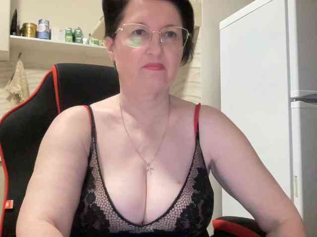 HotMilfPussy webcam