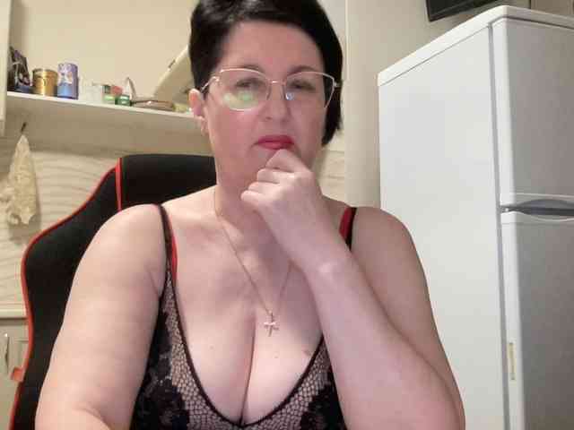 HotMilfPussy webcam