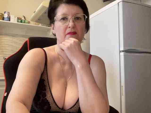 HotMilfPussy webcam