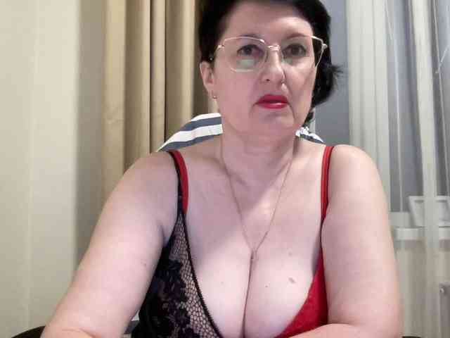 HotMilfPussy webcam