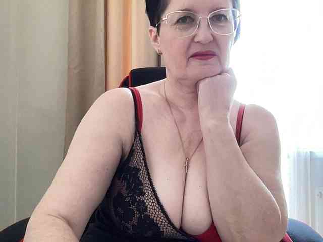 HotMilfPussy webcam