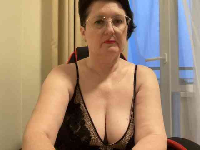 HotMilfPussy webcam