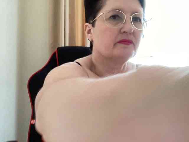 HotMilfPussy webcam