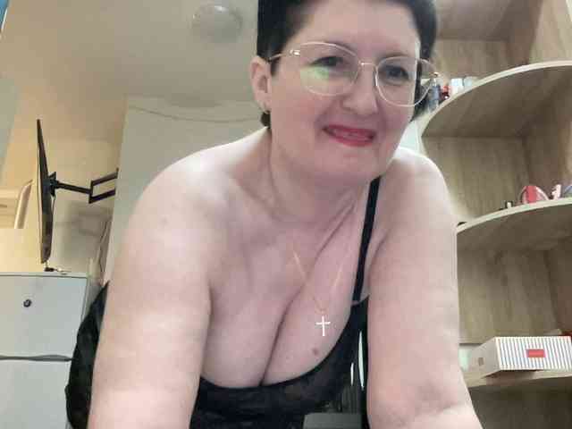 HotMilfPussy webcam