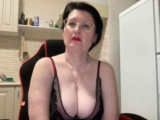 HotMilfPussy webcam
