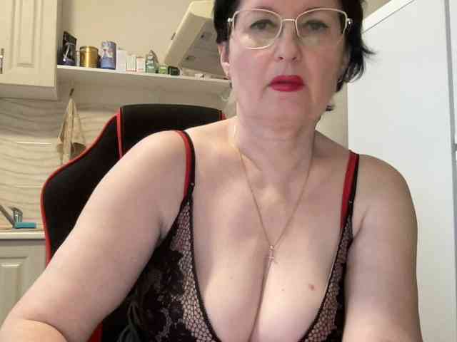 HotMilfPussy webcam