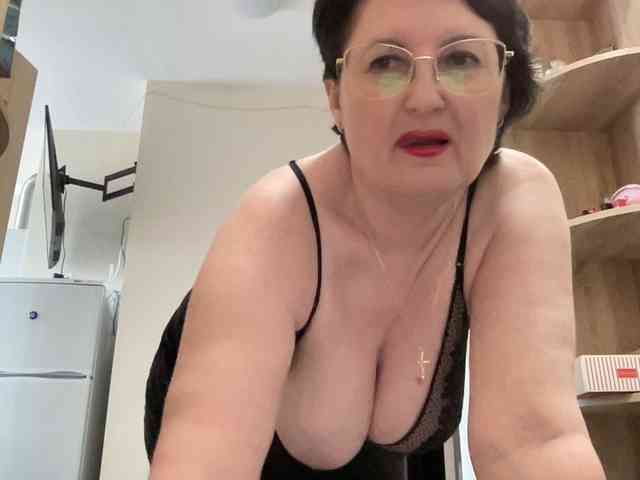 HotMilfPussy webcam