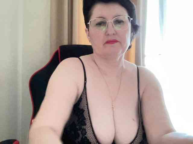 HotMilfPussy webcam