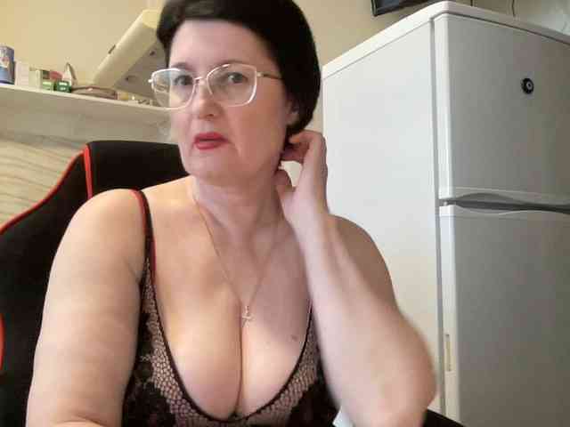 HotMilfPussy webcam