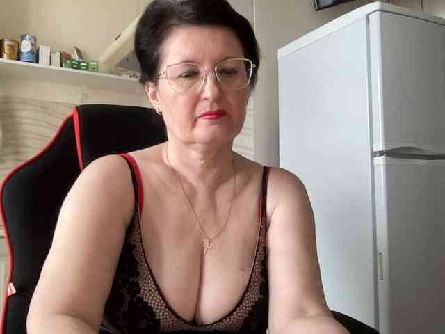 HotMilfPussy webcam