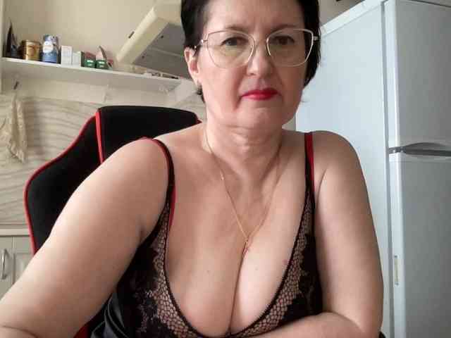 HotMilfPussy webcam