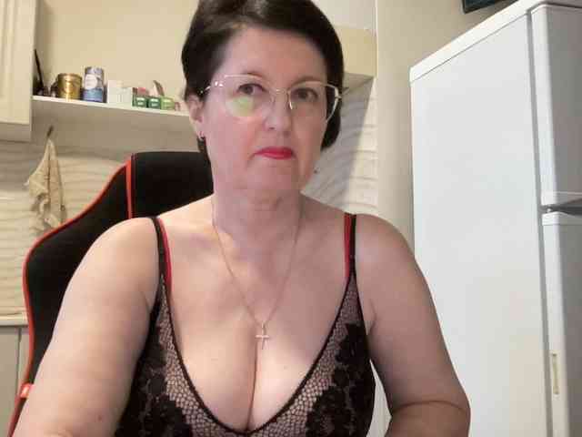 HotMilfPussy webcam