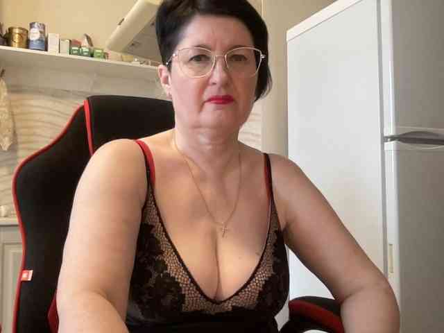 HotMilfPussy webcam