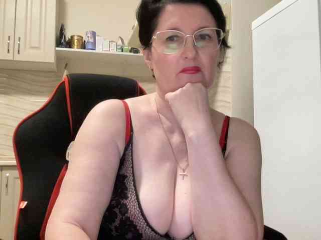 HotMilfPussy webcam