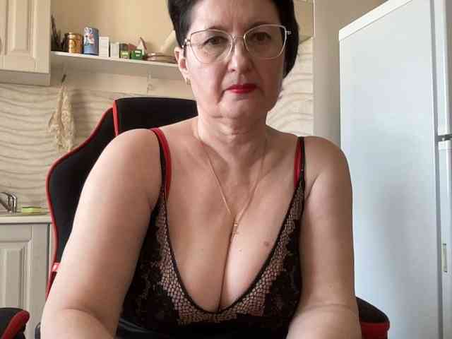 HotMilfPussy webcam