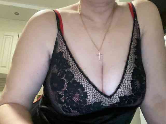 HotMilfPussy webcam