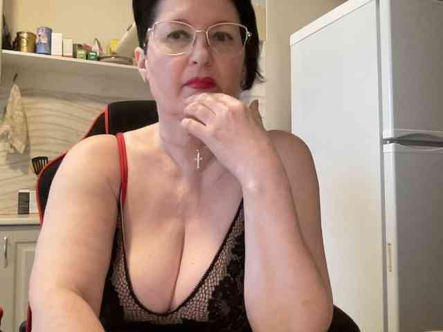 HotMilfPussy webcam