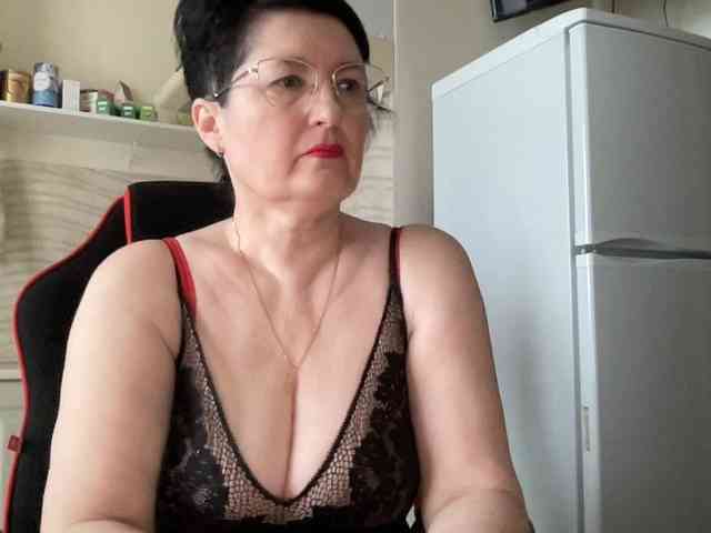 HotMilfPussy webcam