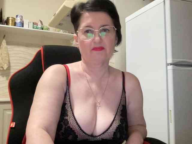 HotMilfPussy webcam