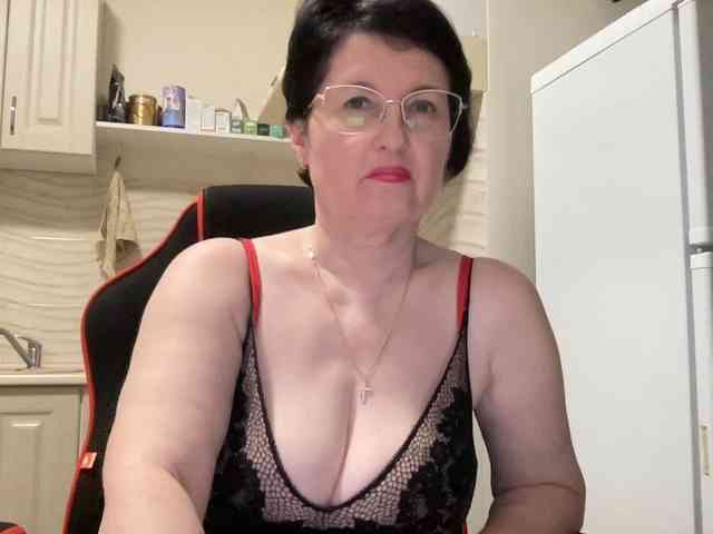 HotMilfPussy webcam