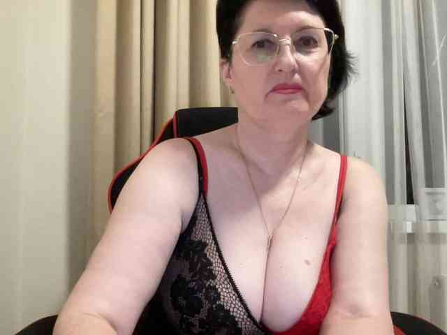 HotMilfPussy webcam