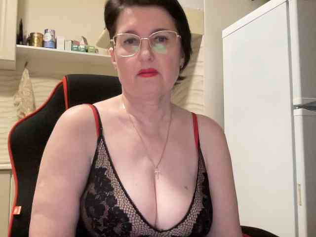 HotMilfPussy webcam
