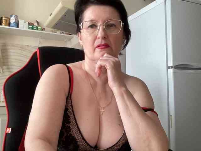 HotMilfPussy webcam