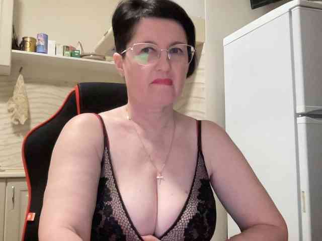 HotMilfPussy webcam