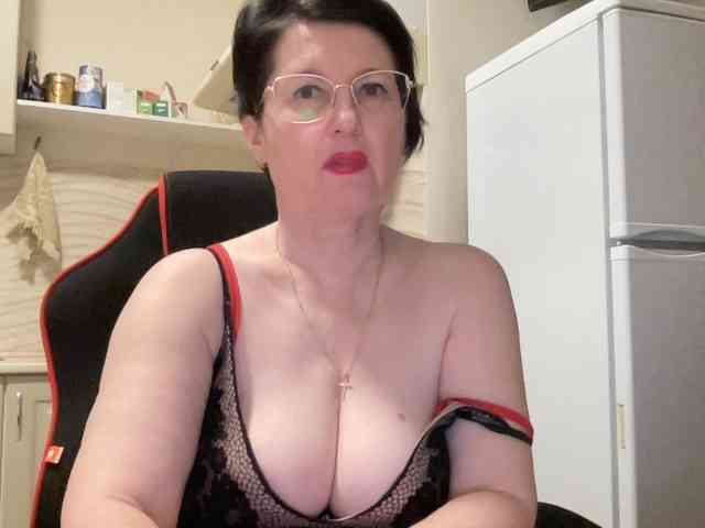 HotMilfPussy webcam