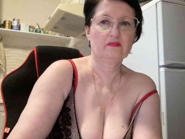 HotMilfPussy webcam