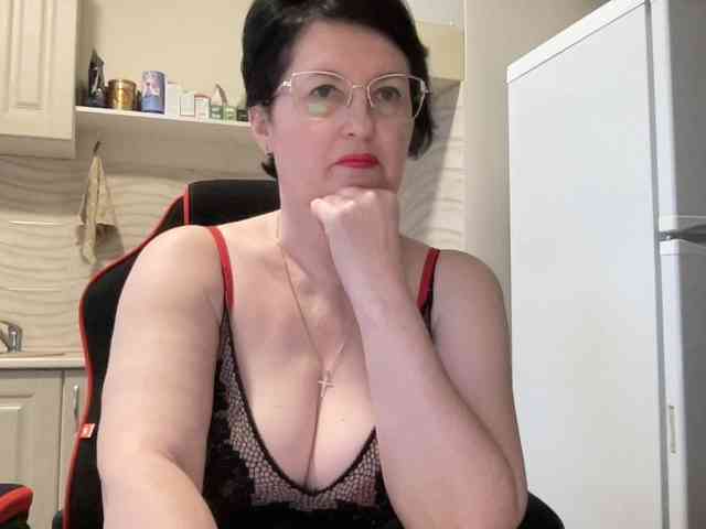 HotMilfPussy webcam