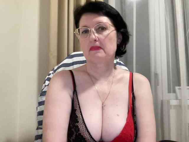 HotMilfPussy webcam