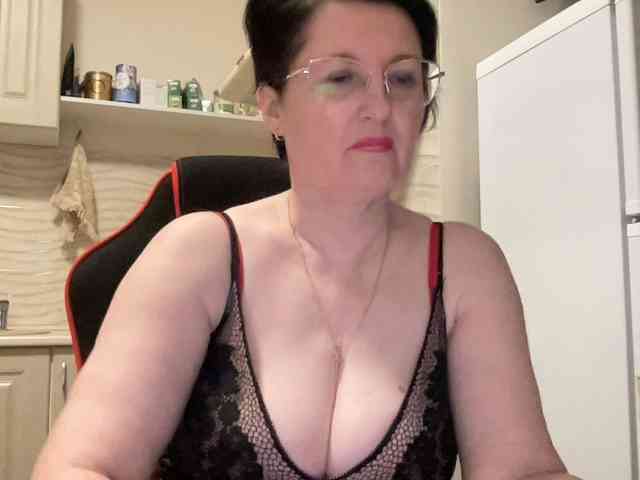 HotMilfPussy webcam