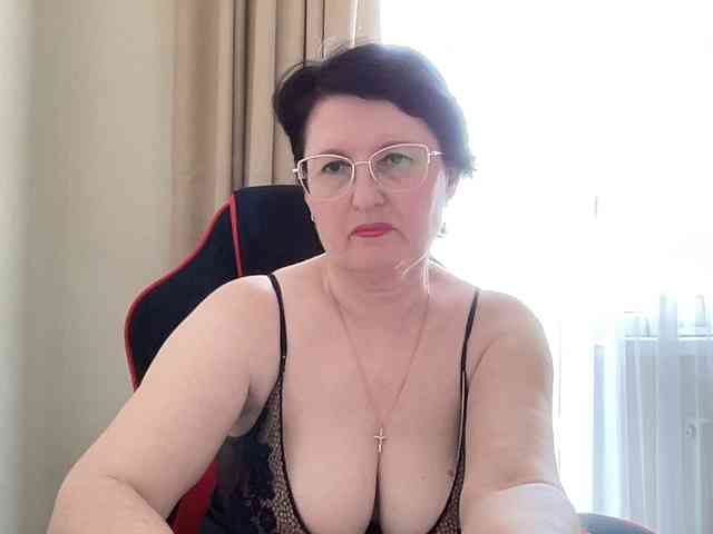 HotMilfPussy webcam