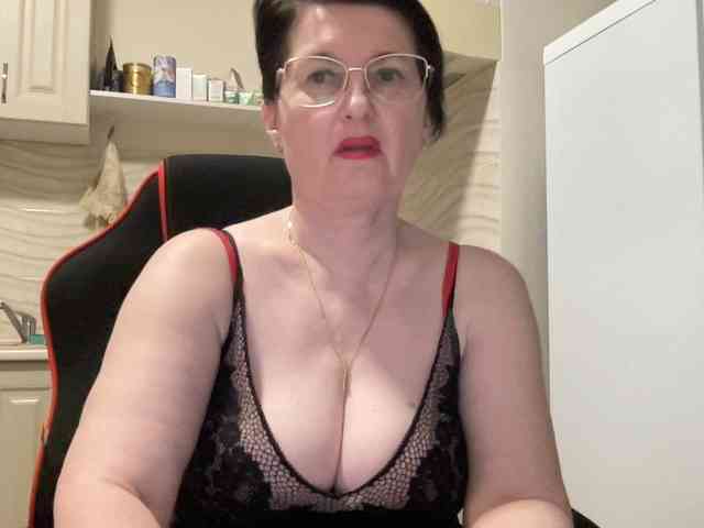 HotMilfPussy webcam