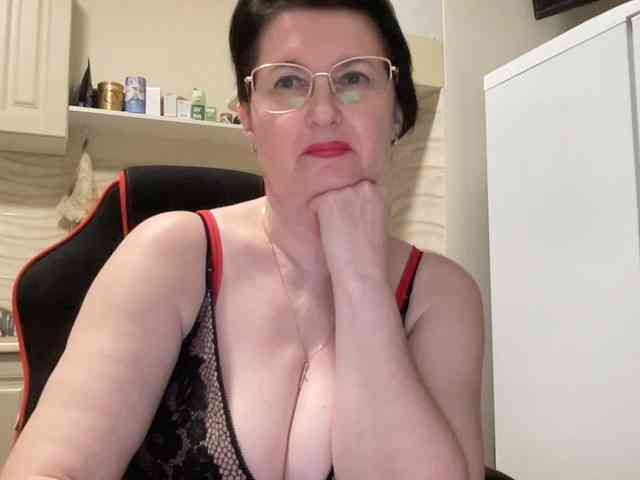 HotMilfPussy webcam