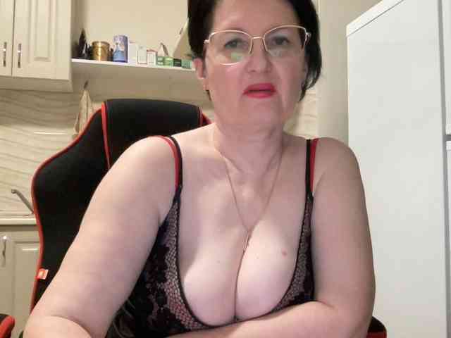 HotMilfPussy webcam