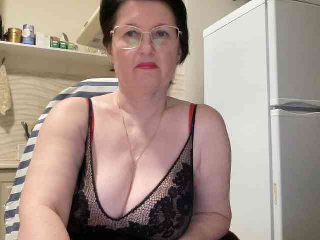 HotMilfPussy webcam