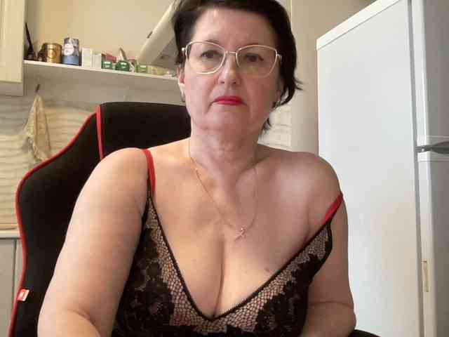 HotMilfPussy webcam