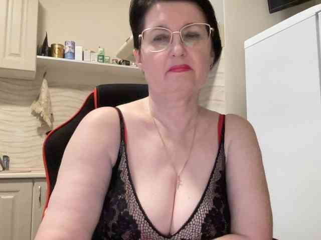 HotMilfPussy webcam