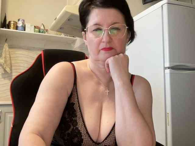 HotMilfPussy webcam