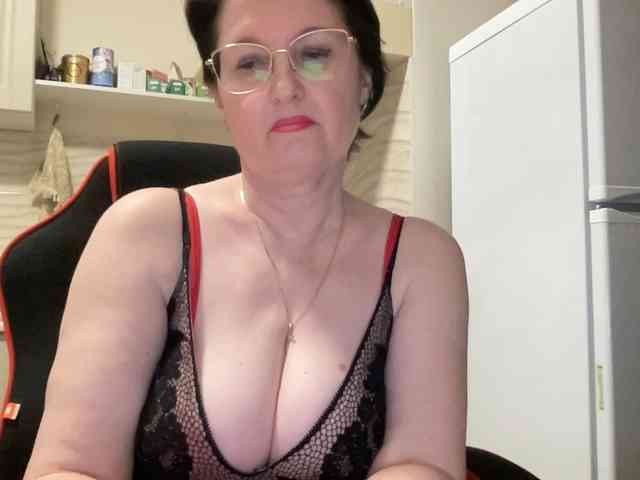 HotMilfPussy webcam